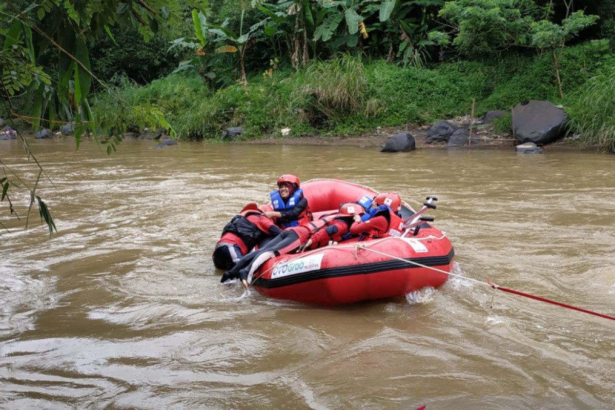 PMI Kota Sukabumi gelar latihan water rescue untuk tingkatkan kapasitas relawan