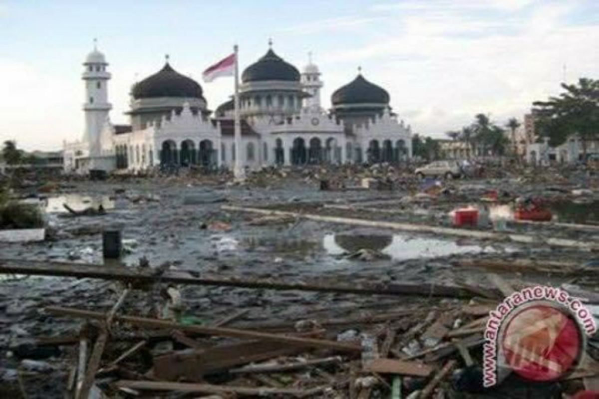 Catatan Asro Kamal Rokan -  Hari ini, 16 Tahun Tsunami Aceh