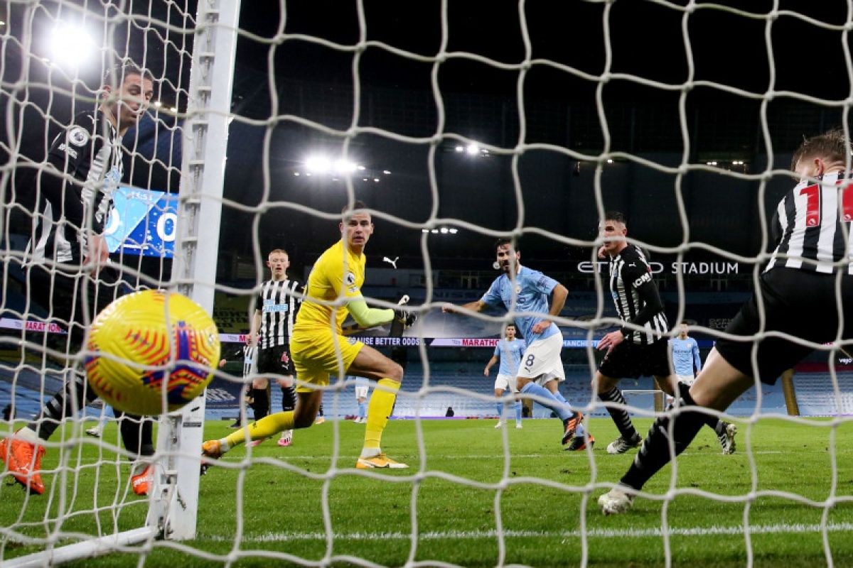 Man City naik ke posisi lima setelah menggebuk Newcastle 2-0