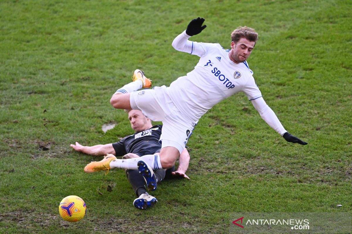 Liga Inggris - Penalti Patrick Bamford bawa Leeds kalahkan Burnley 1-0