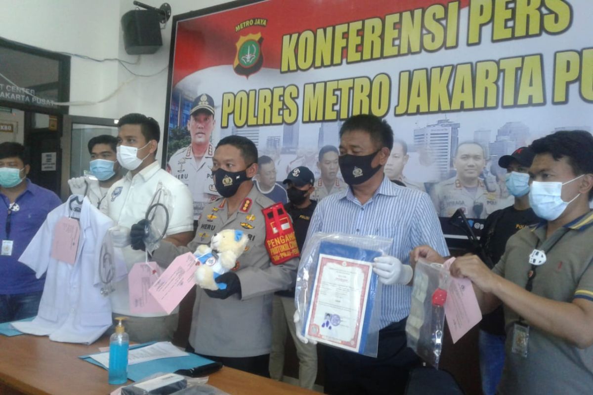 COVID-19 patient in Jakarta named potential suspect in scandal: police