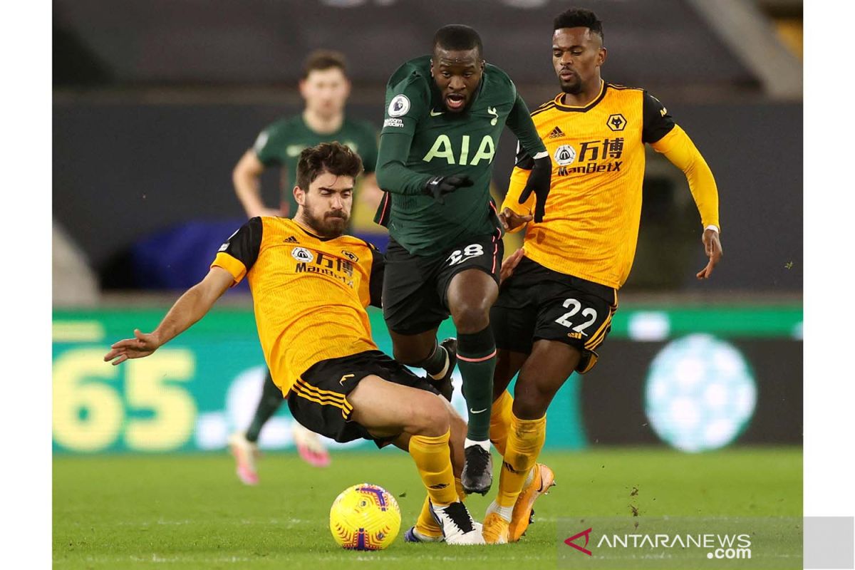 Wolverhampton berhasil gagalkan kemenangan Tottenham