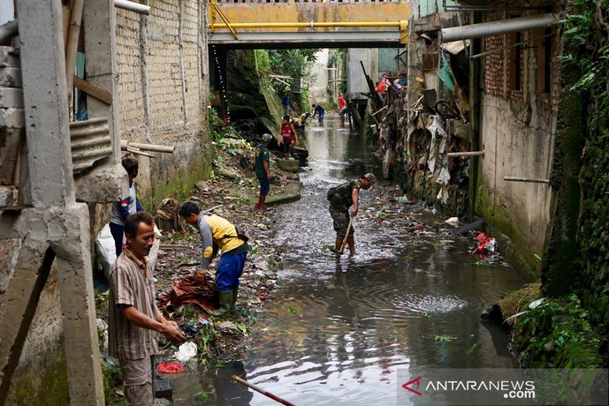 Dedie A Rachim ajak warga Kota Bogor bersihkan kali Cibalok dari sampah