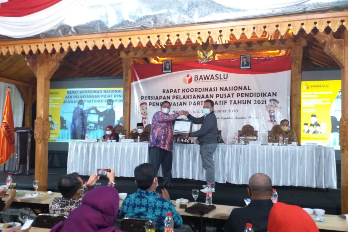 Bawaslu Riau raih penghargaan upload Siswalu terbaik Nasional tahun 2020
