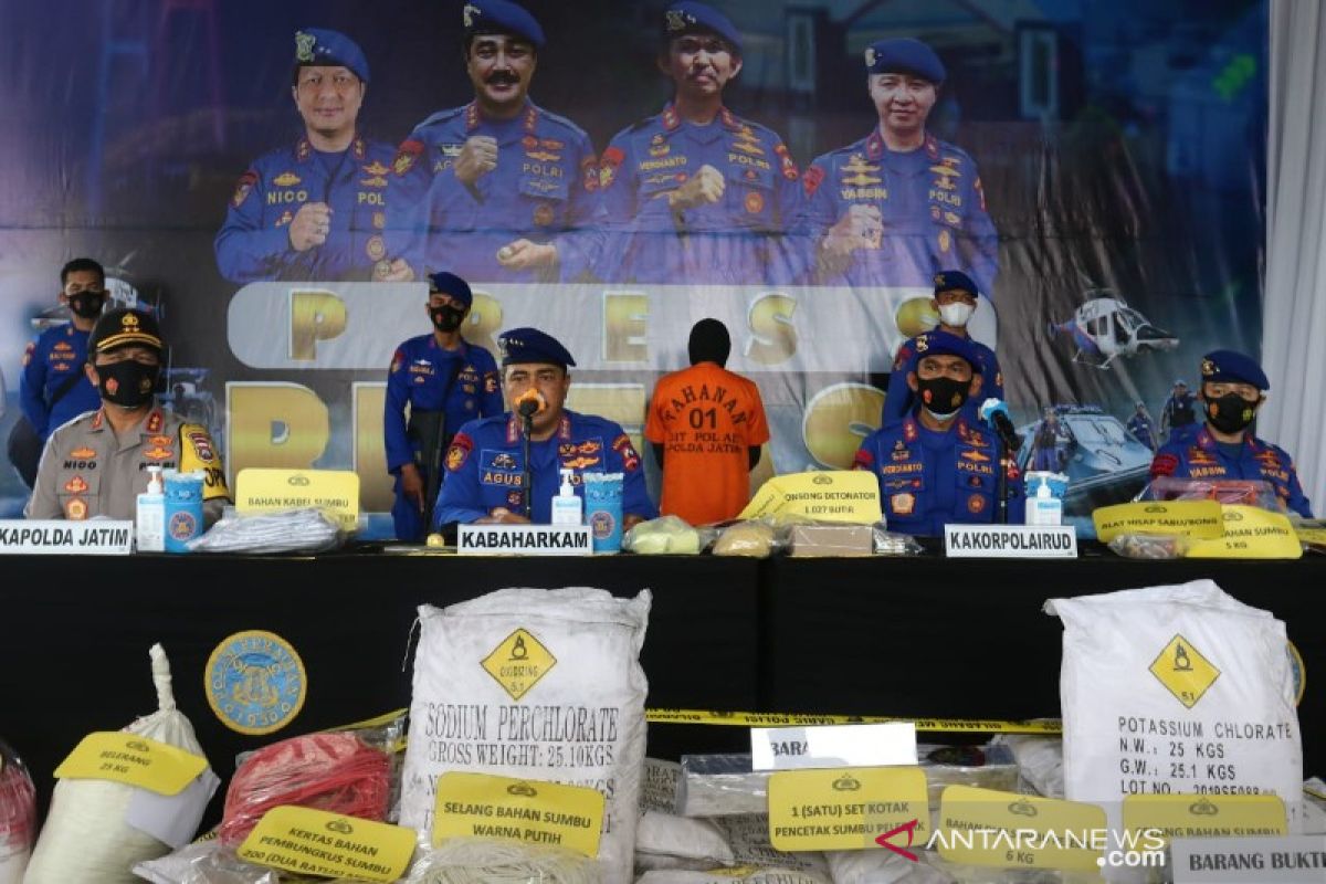 Polisi bongkar tempat penyimpanan 2,4 ton bom ikan di Bangkalan