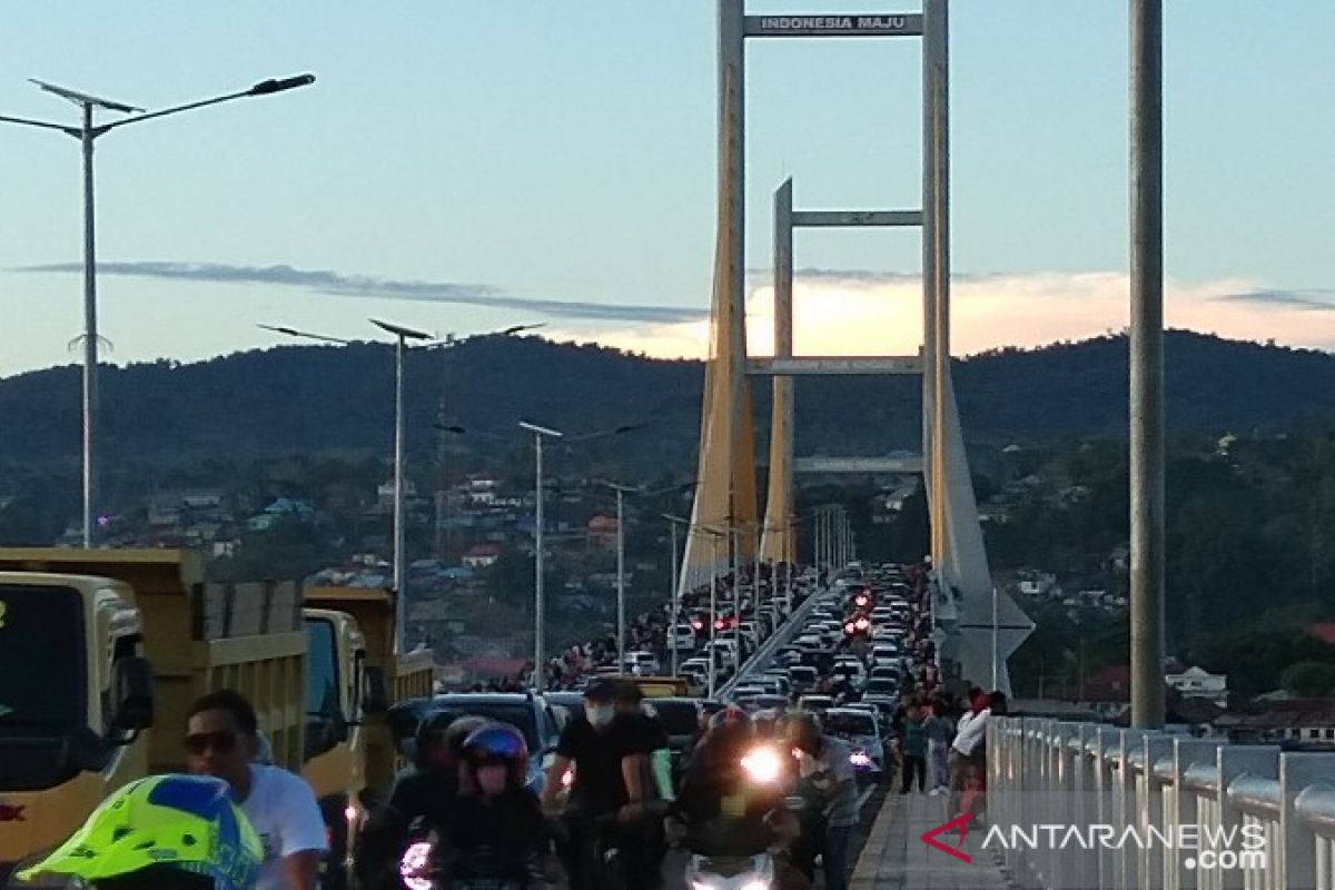 Jembatan Teluk Kendari ditutup pada malam tahun baru bagi pengunjung