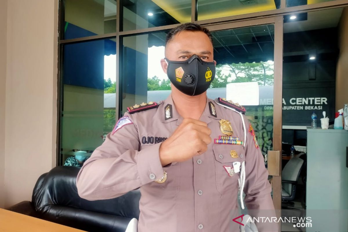 Polres Metro Bekasi tutup titik keramaian warga pada malam tahun baru