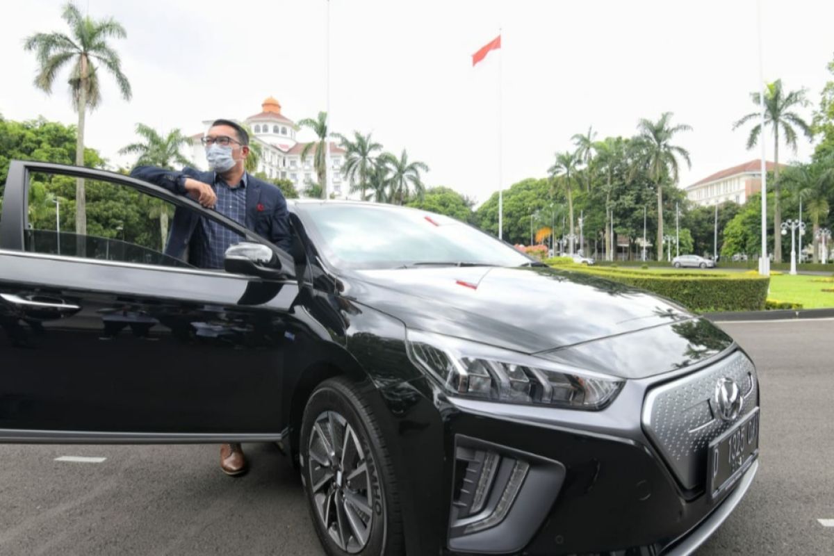 Jabar jadi provinsi pertama di Indonesia yang miliki kendaraan dinas berupa mobil listrik