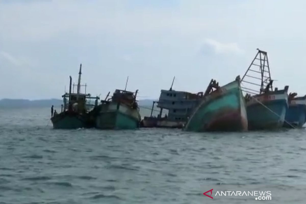 Lima kapal asing penangkap ikan ilegal ditenggelamkan