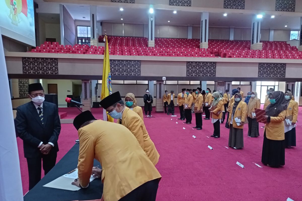 UNP sederhanakan organisasi dengan lantik 57 Pejabat Fungsional