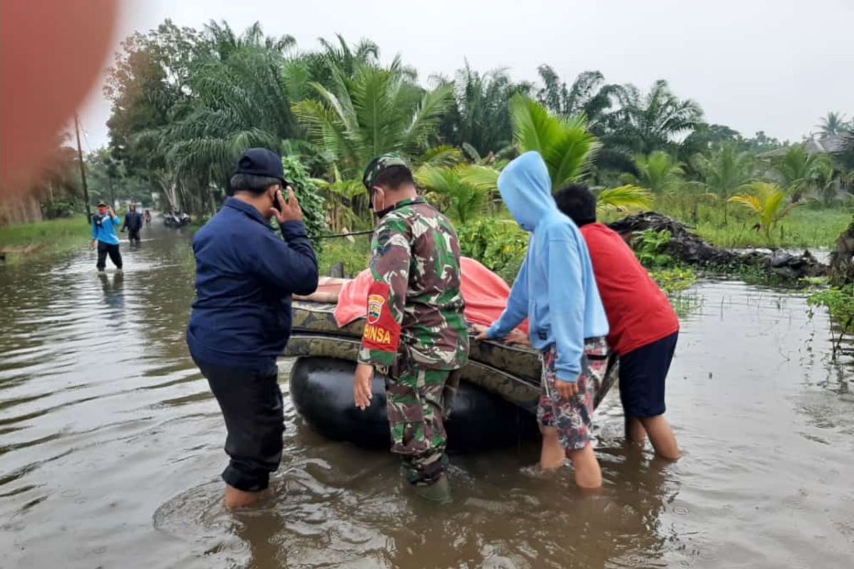 Langkat dilanda banjir 61 jiwa warga Hinai mengungsi