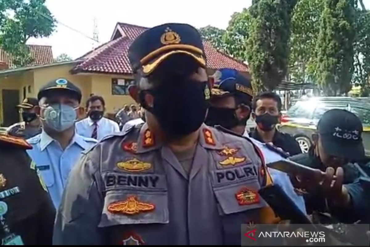 Polisi kerahkan tim disiplin protokol kesehatan di tempat wisata Garut