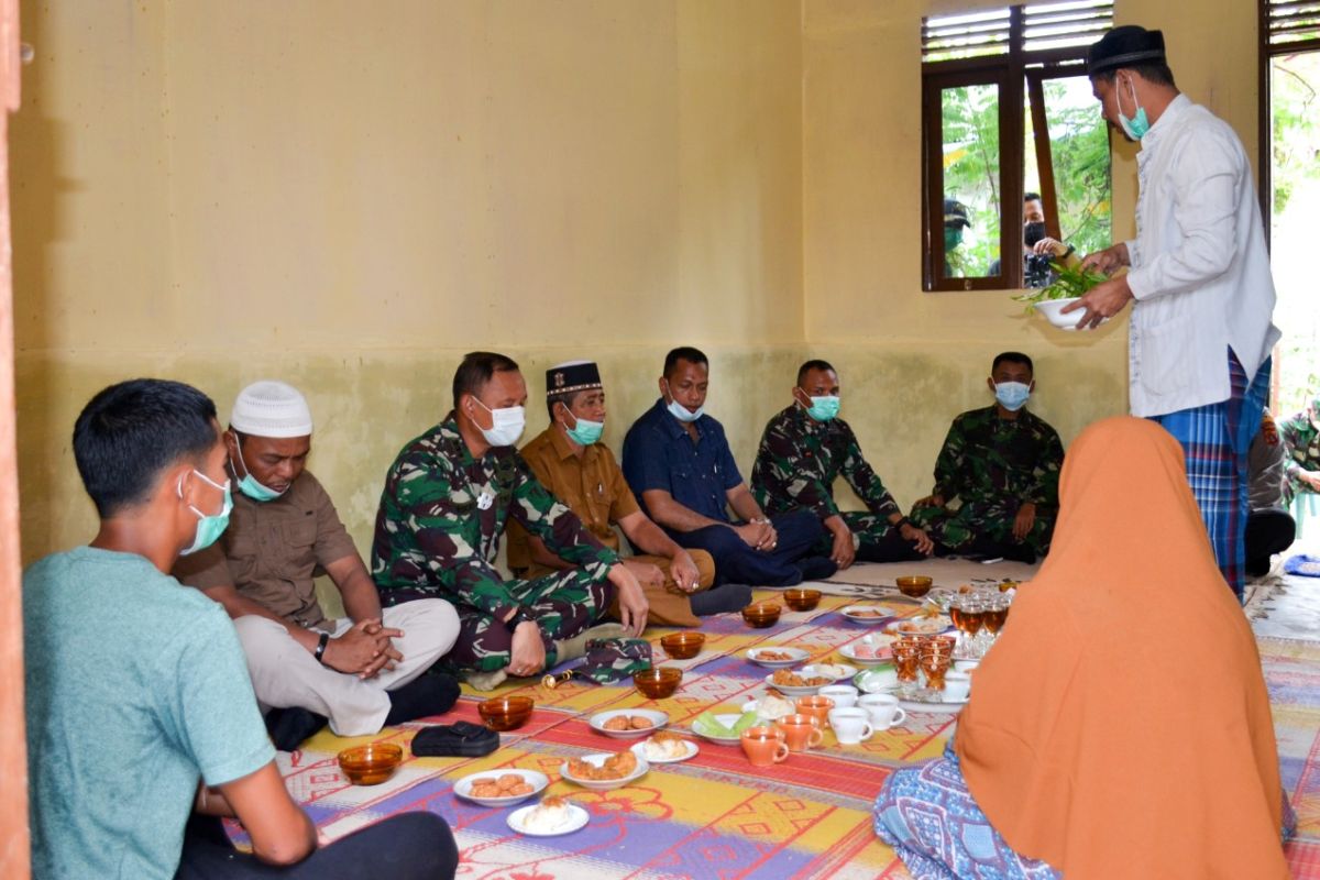 Kebahagiaan janda empat anak terima rumah dari Danrem 011/LW, putra pertamanya ingin jadi TNI