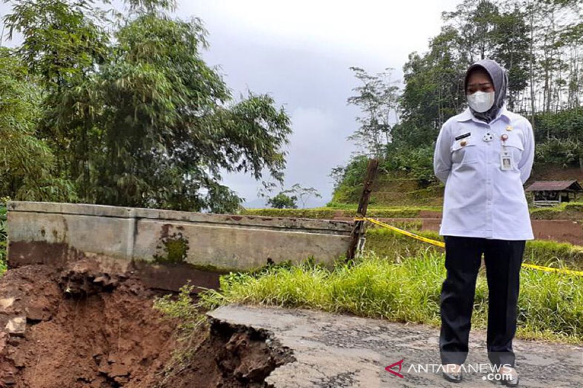 Bupati Purbalingga minta warga waspadai potensi hujan lebat