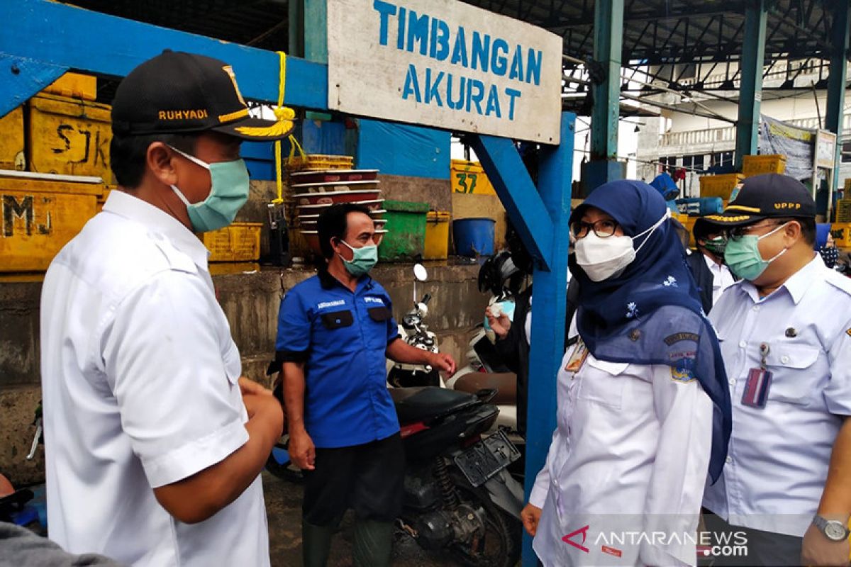 DKPKP DKI jamin ikan di Pasar Grosir Muara Angka aman