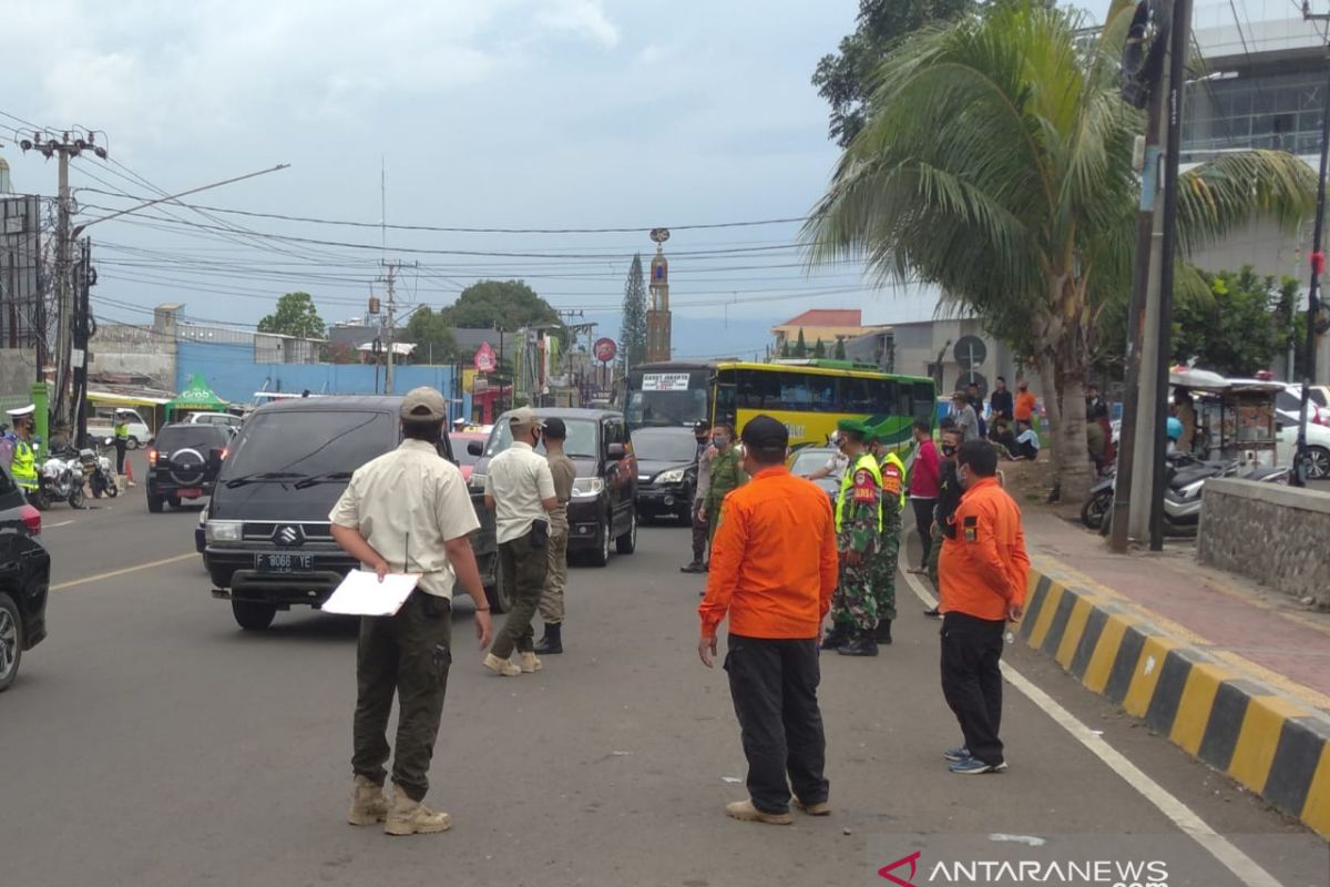 Polres Cianjur dirikan tiga pos khusus pemburu keramaian