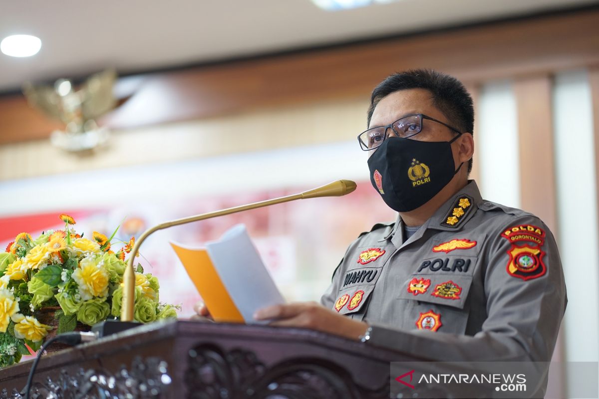 Polisi lakukan penyekatan jalan cegah kerumunan tahun baru