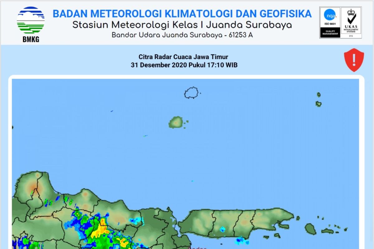 Sejumlah wilayah di Jatim berpotensi hujan lebat saat pergantian tahun
