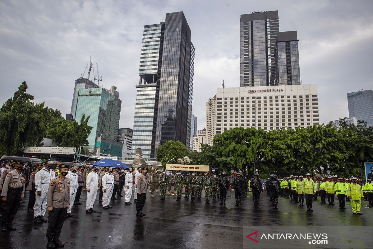 Year-ender - Indonesians count down to 2021 from home