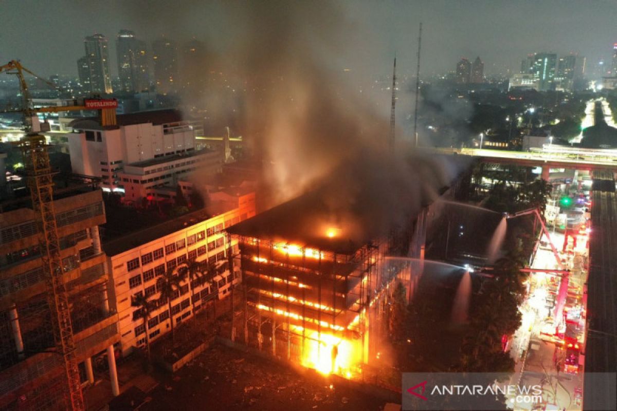 Terjadi kebakaran di Jakarta pada malam dan dini hari