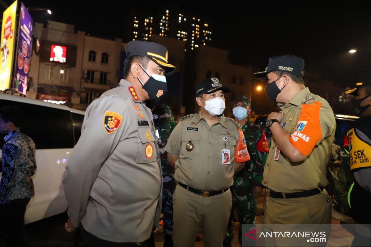 Wali Kota pastikan warga Jakarta Utara berkegiatan di rumah