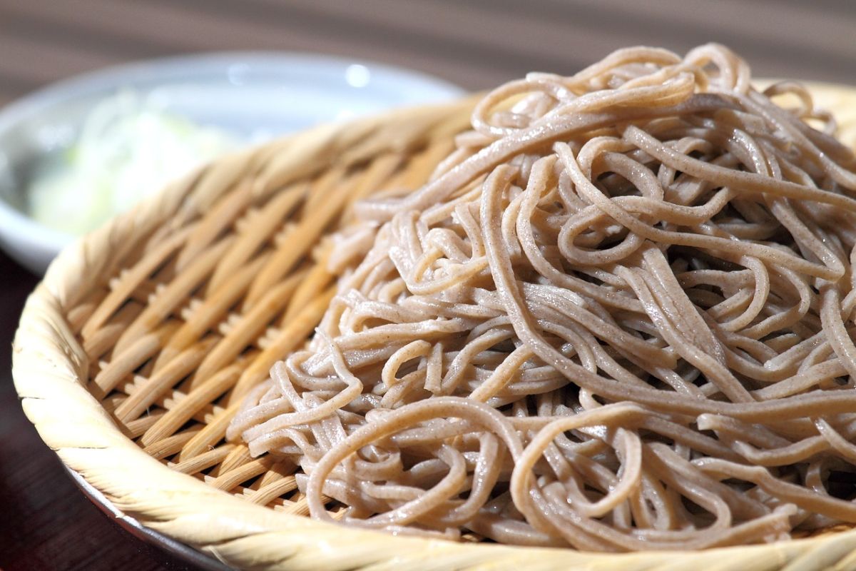 Soba hingga anggur, ini makanan khas tahun baru di dunia