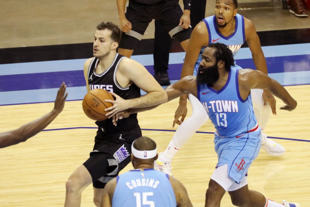 Rockets sikat Kings untuk raih kemenangan pertama NBA