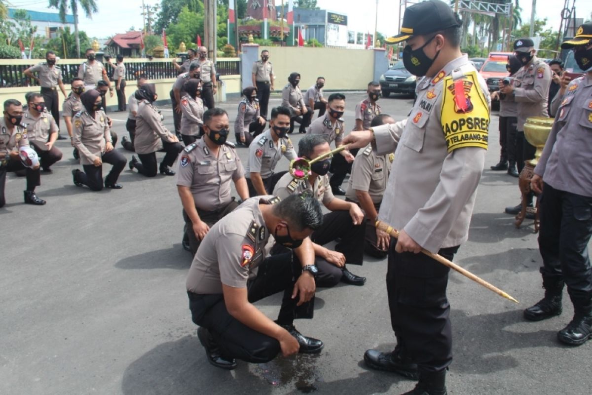 Kapolres Kotim berharap kenaikan pangkat membuat anggotanya semakin dewasa