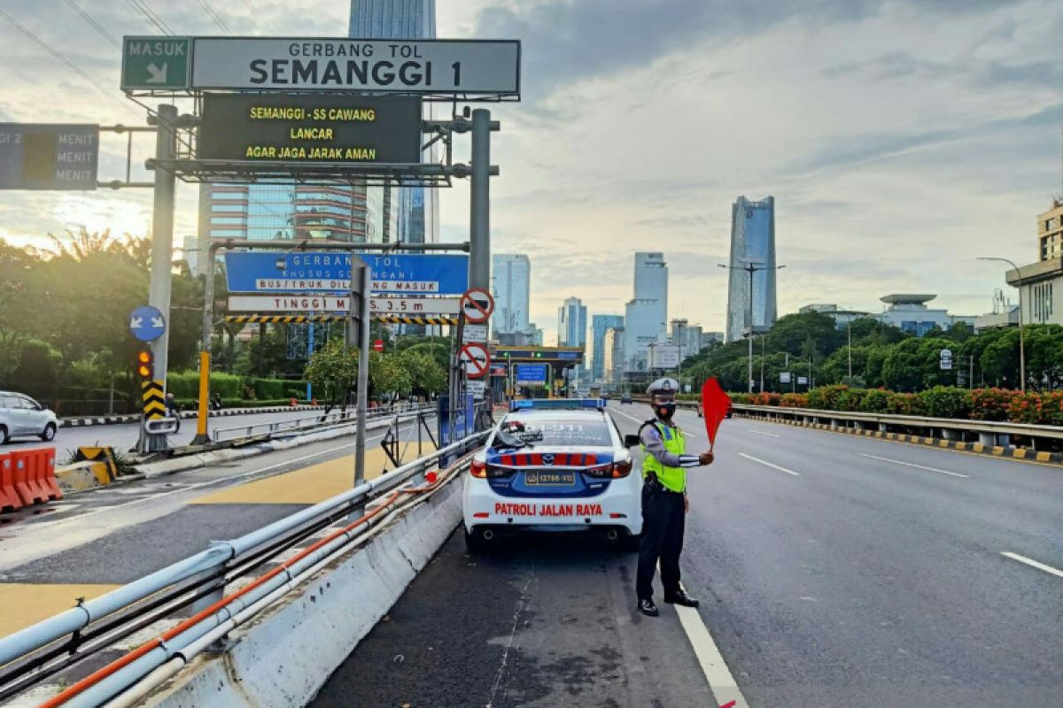 Hari pertama 2021, arus lalu lintas Jakarta lancar