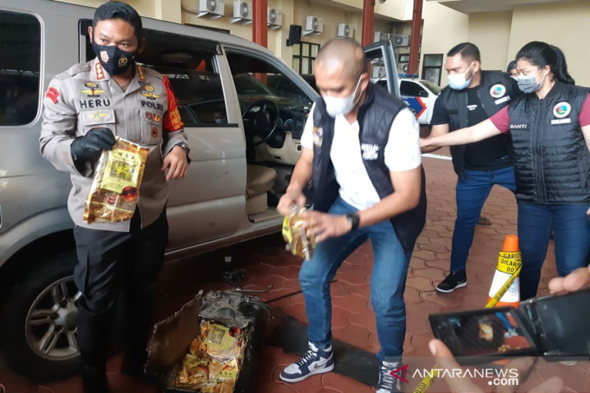 Polres Jakarta Pusat bekuk kurir pembawa 10 kilogram sabu