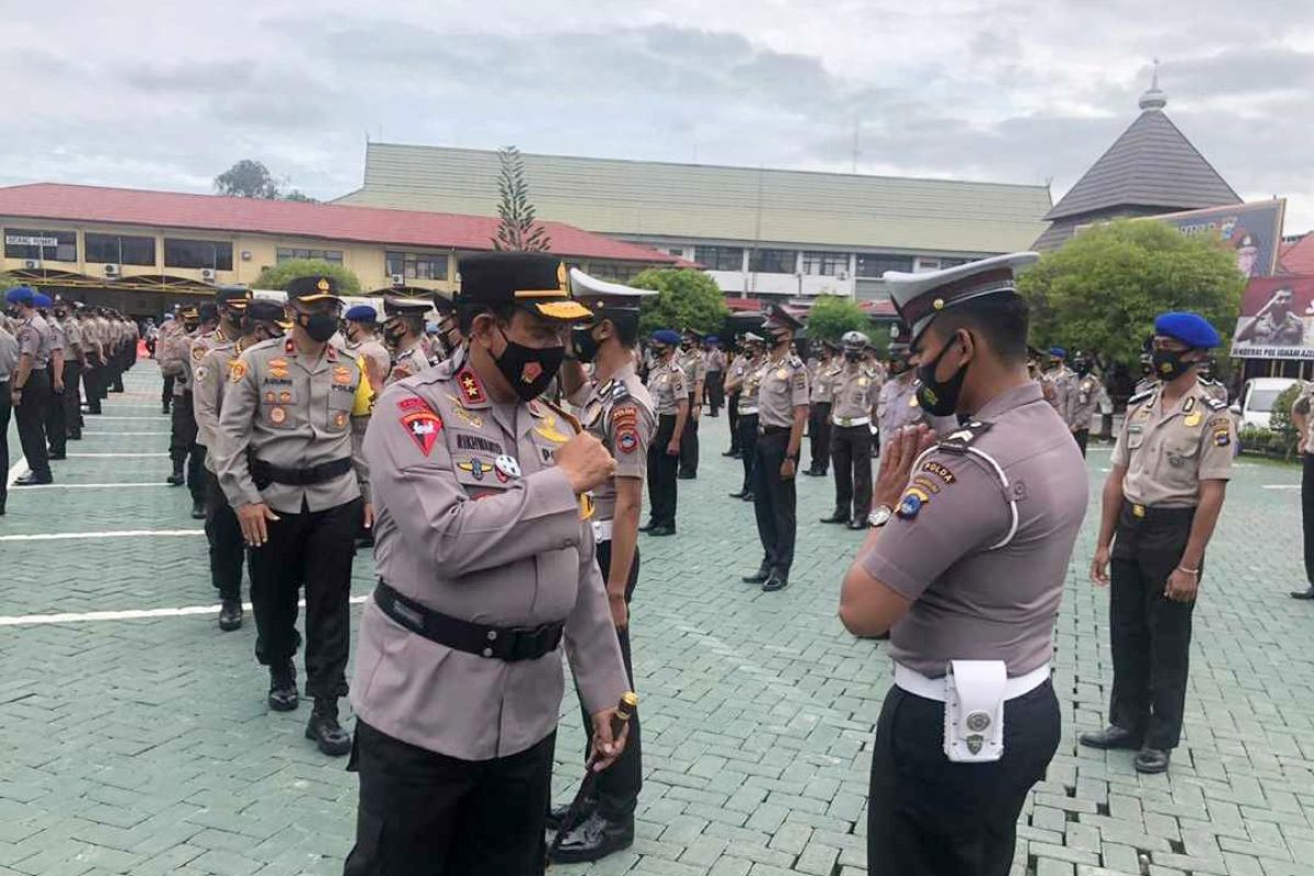 Sebanyak 1.184 anggota Polda Kalsel naik pangkat