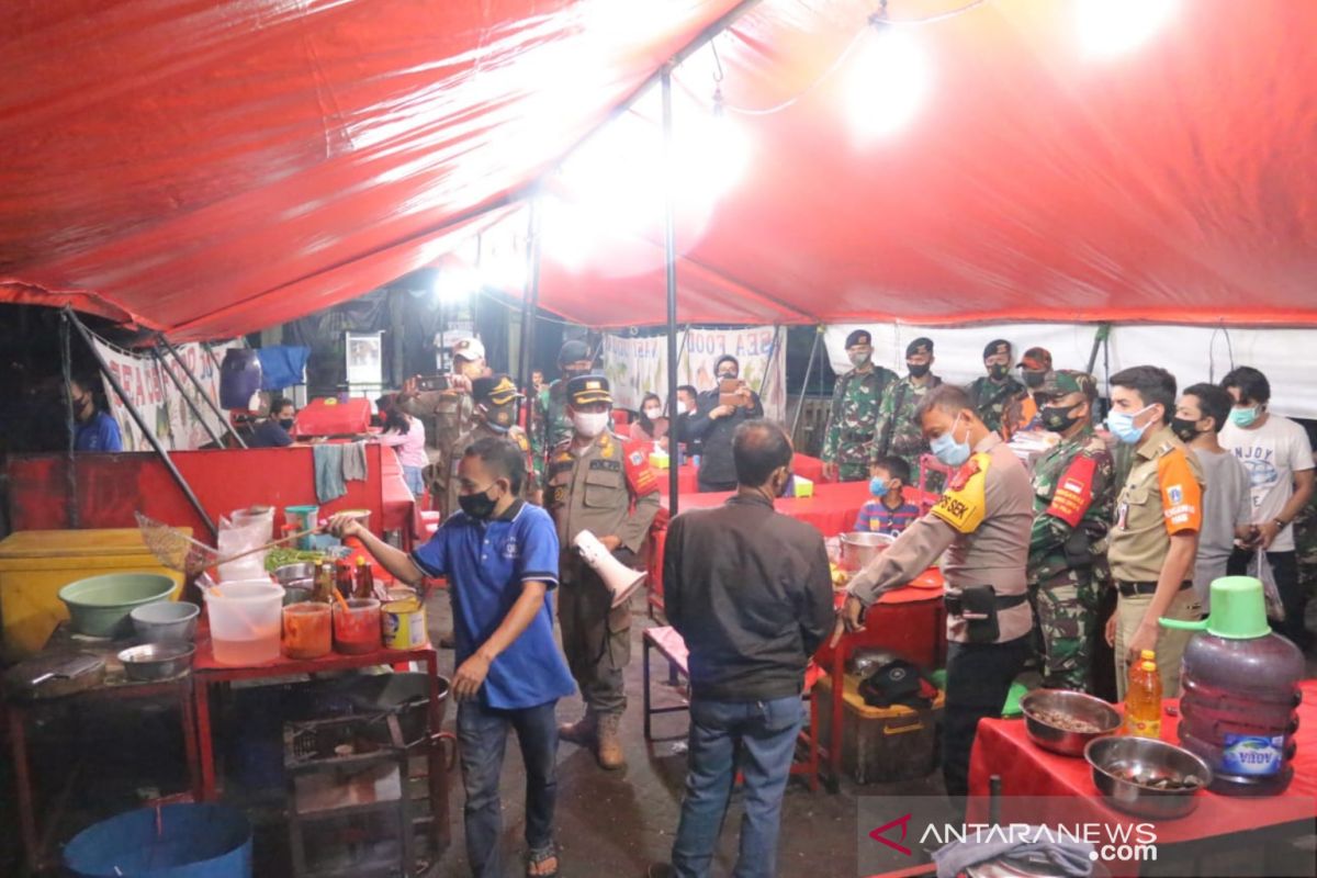 Beroperasi saat malam Tahun Baru, puluhan kuliner Jaktim ditutup