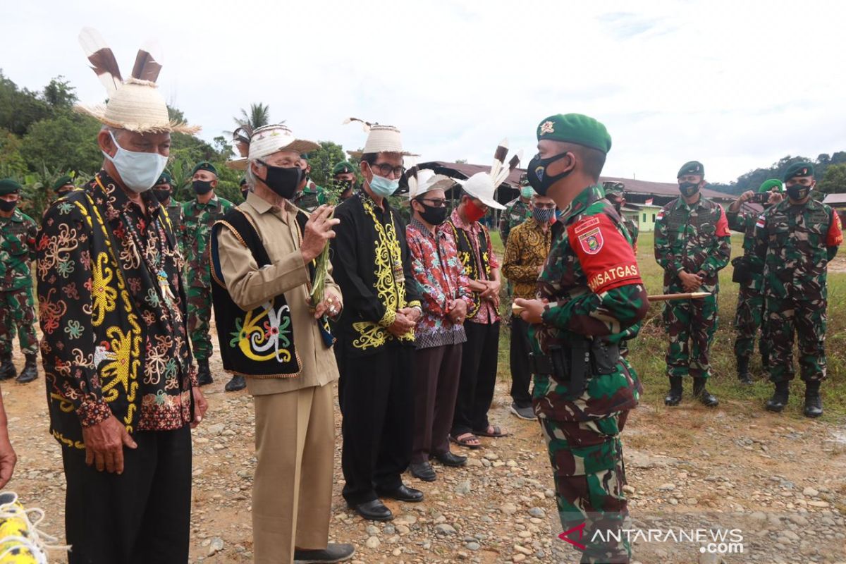 Yonif 614 tiba di Long Bangun setelah 2 hari susuri sungai Mahakam