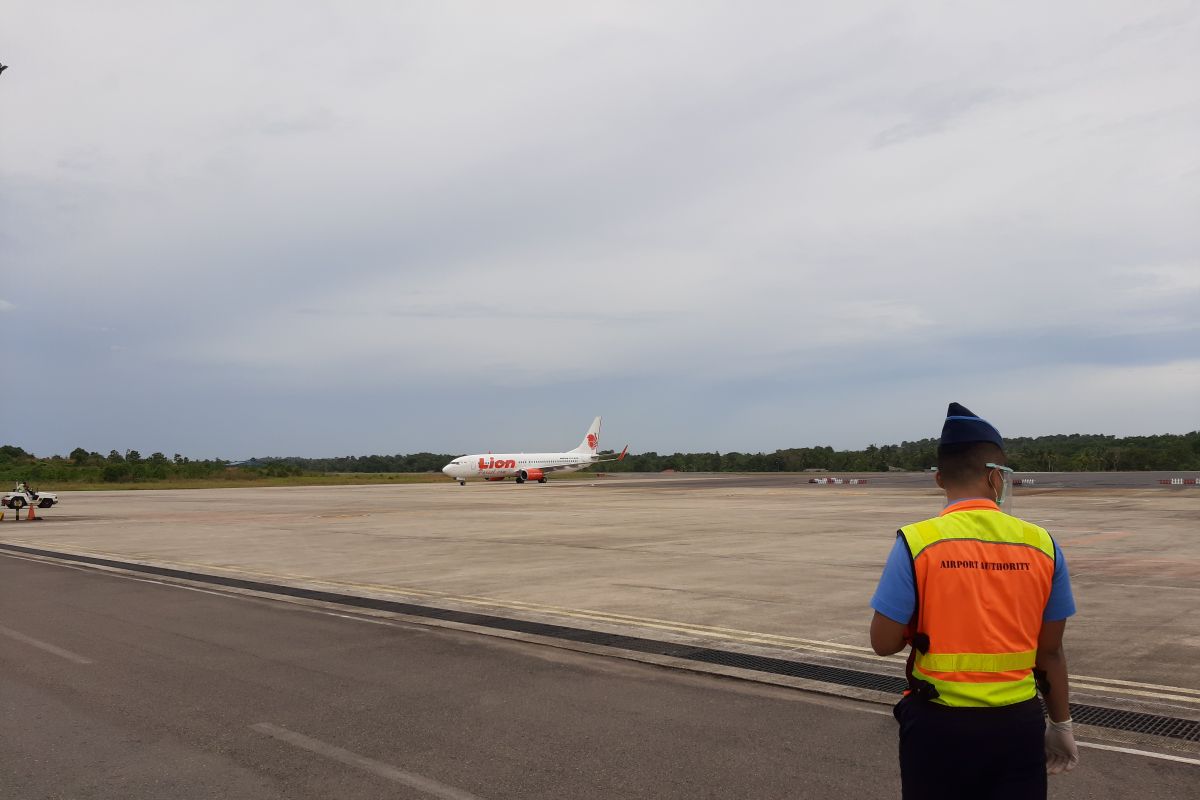 Penerbangan di bandara Tanjungpinang tertunda akibat cuaca buruk