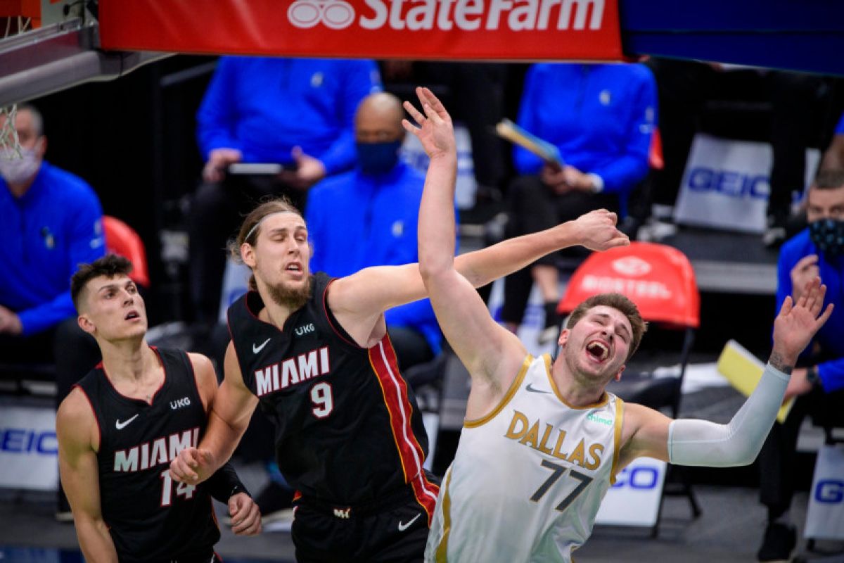 Doncic pimpin Mavericks lewati hadangan Miami Heat