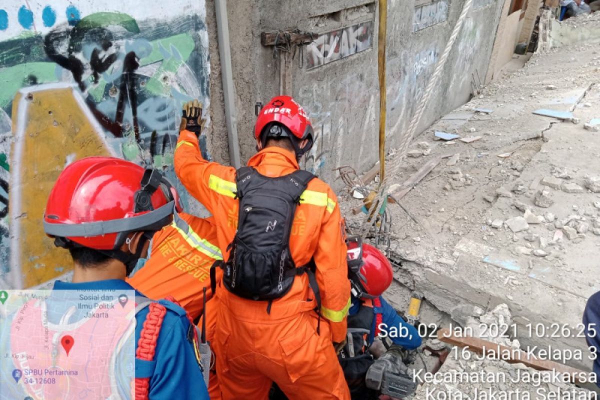 Marbot masjid tewas tertimpa tembok di Jagakarsa