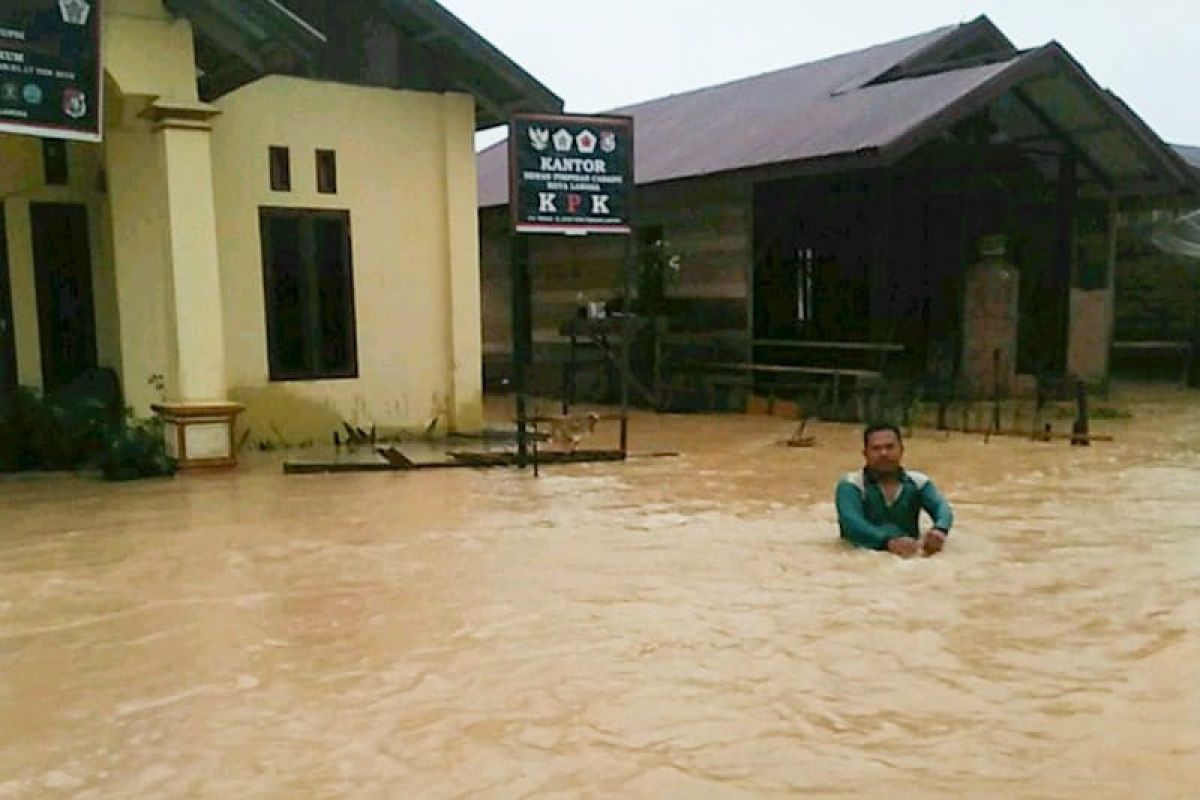 1.555 rumah di Langsa dikepung banjir