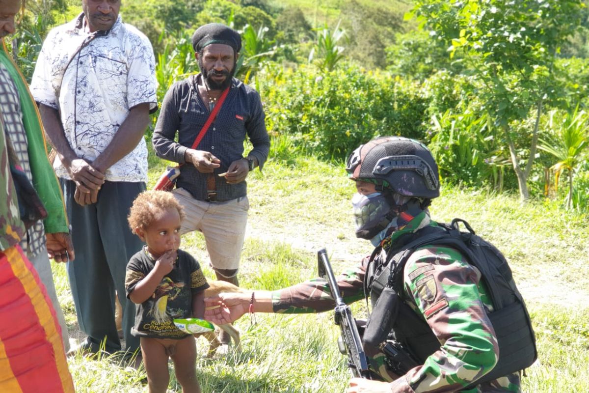 Kontak senjata pecah di Kabupaten Intan Jaya Papua, seorang prajurit TNI gugur