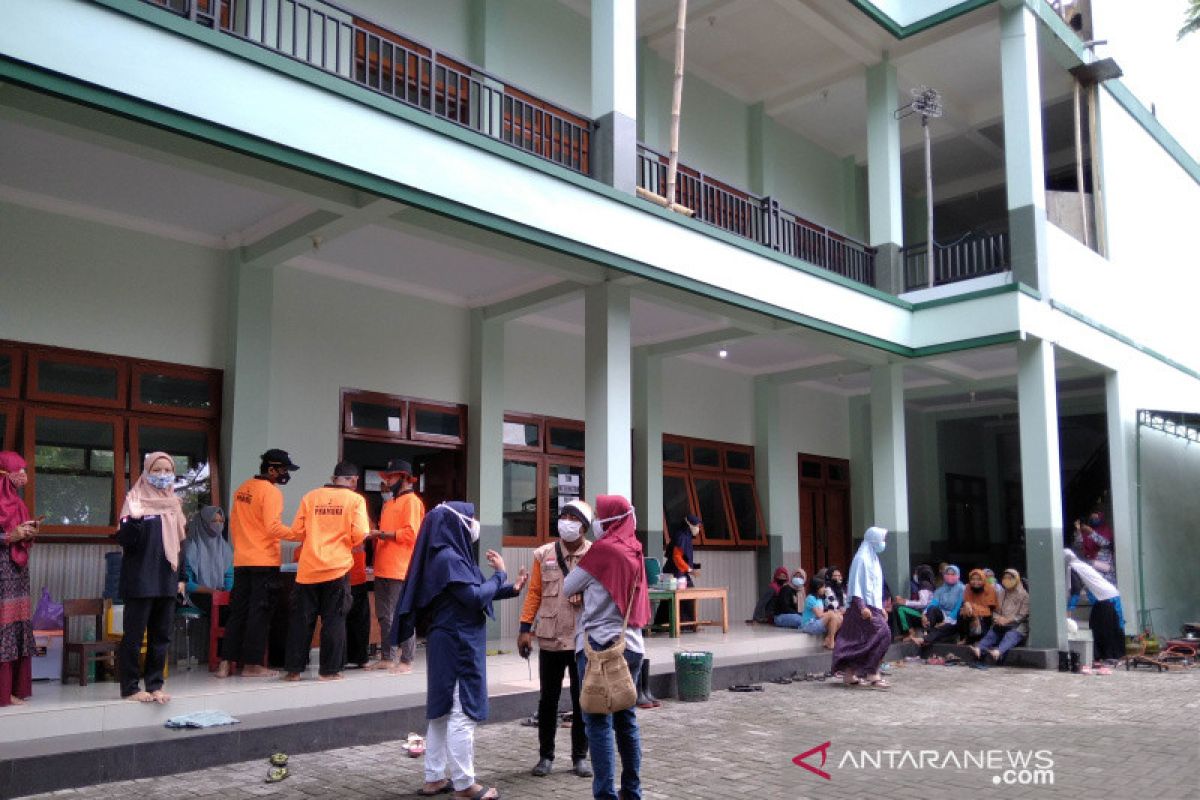 Tanggul Sungai  Gelis jebol, Kudus siapkan dua tempat pengungsi