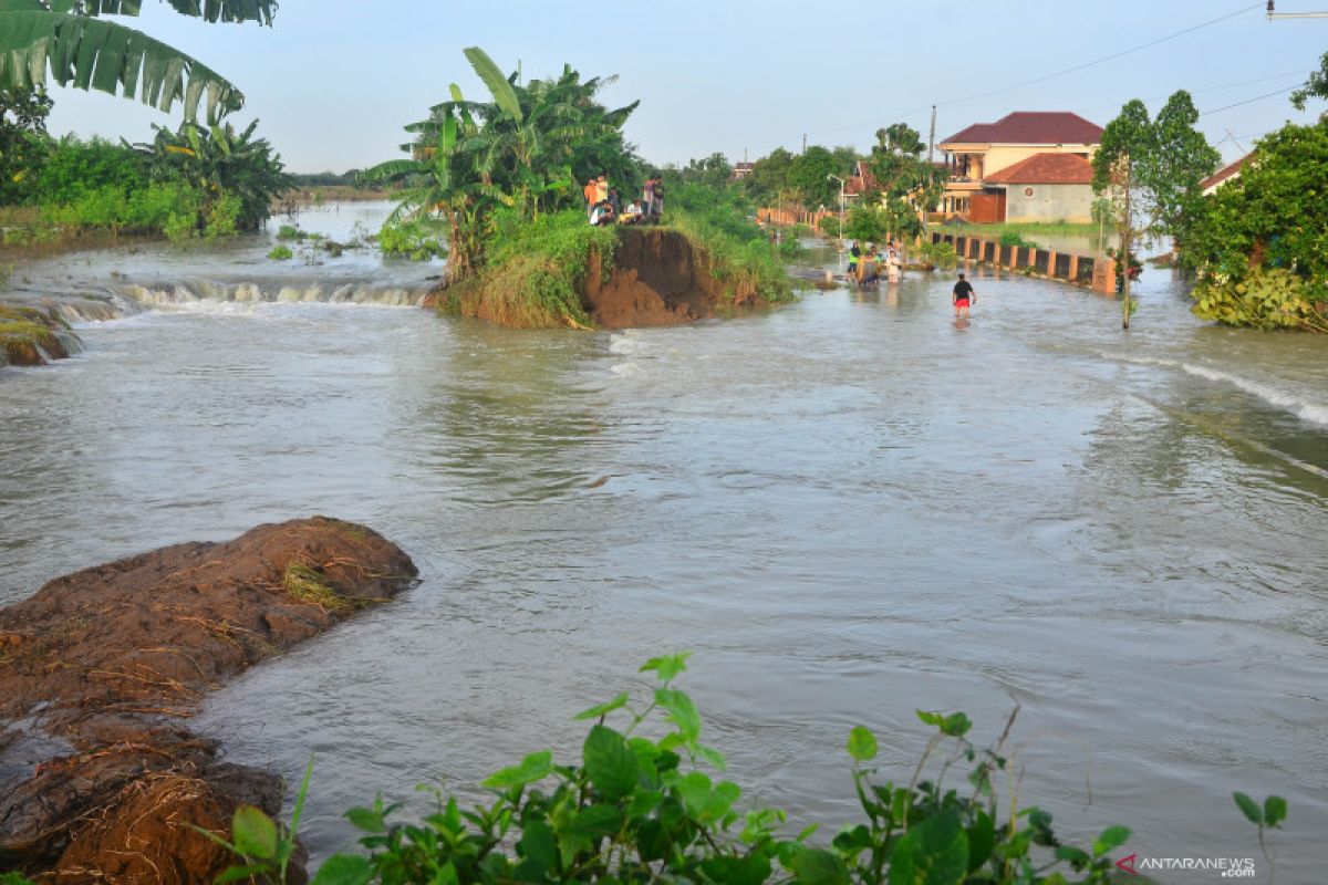 Tanggul Sungai Jebol, Ribuan Rumah Di Kudus Terendam Banjir - ANTARA News