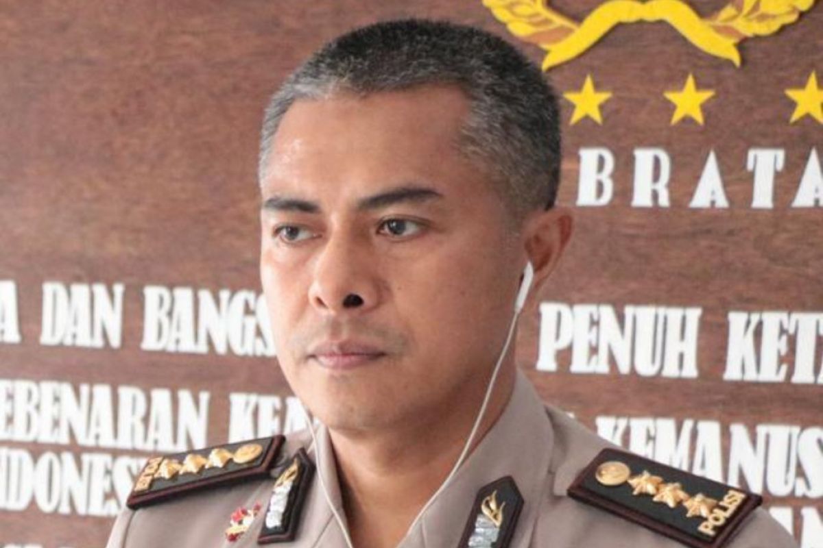 Polisi ingatkan masyarakat jangan memakai atribut FPI