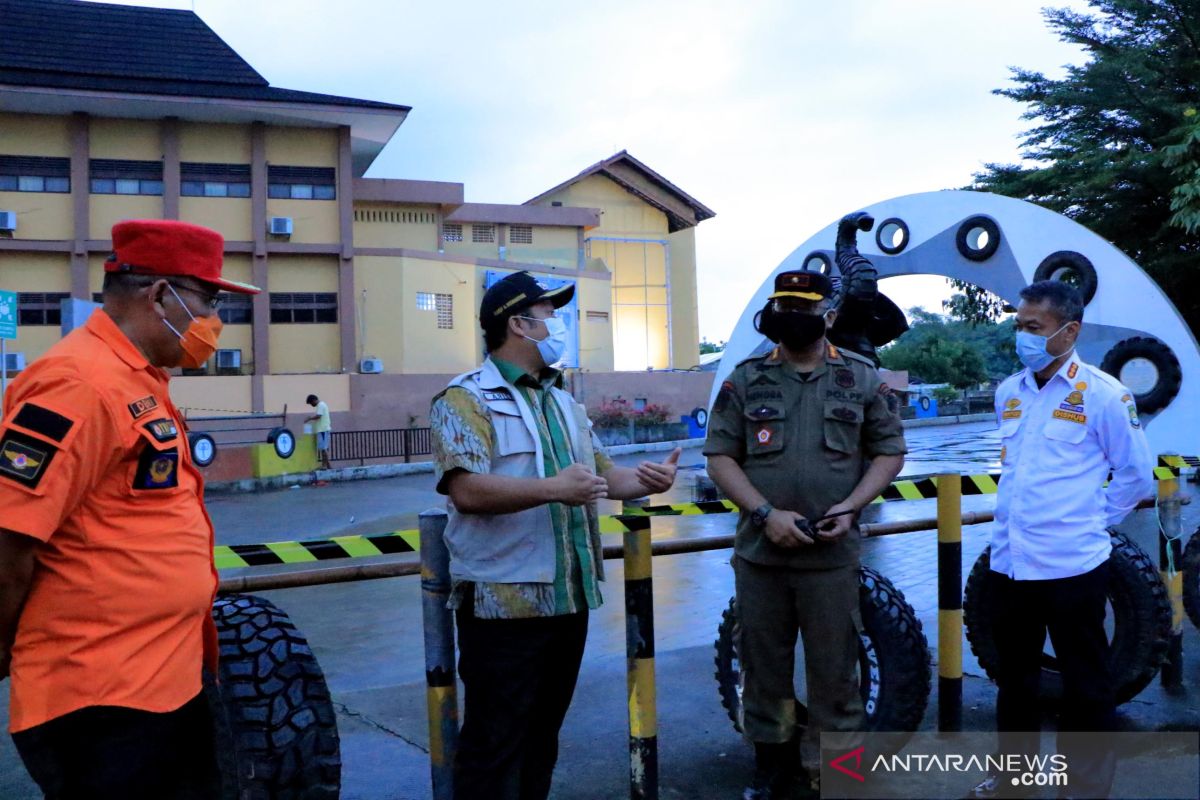 Pemkot Tangerang tutup fasilitas publik cegah kerumunan warga atasi COVID-19