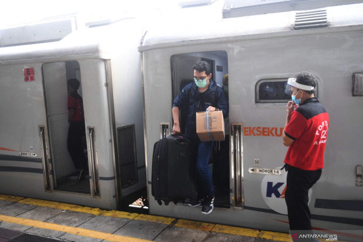 Kereta ke Yogyakarta terganggu akibat putusnya jembatan di Brebes