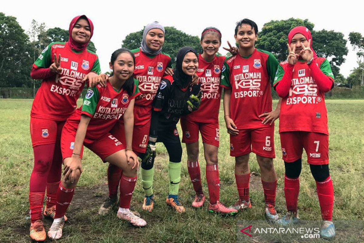 Tekad belia-belia putri majukan sepakbola wanita Indonesia