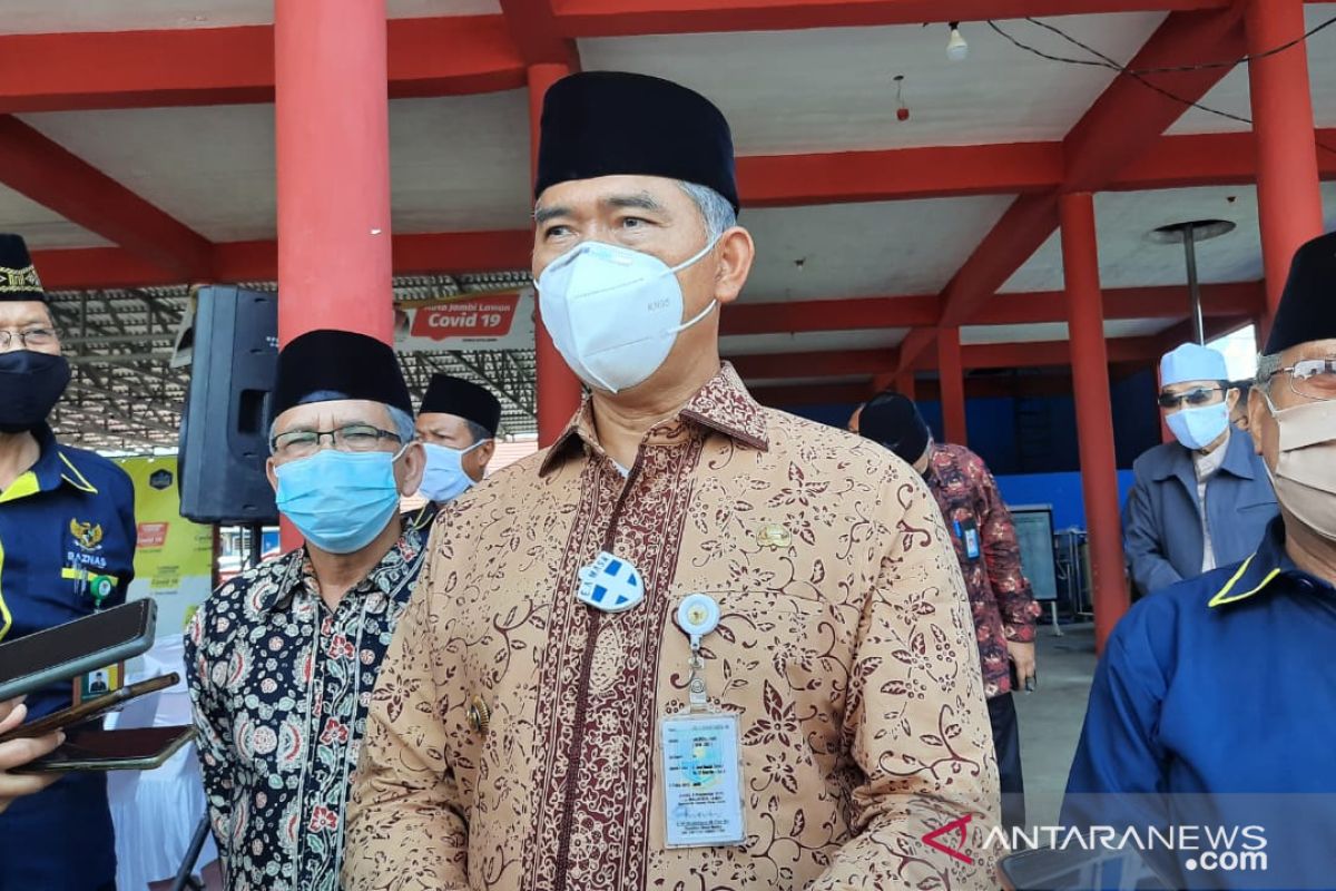 Jelang Imlek, Fasha bagikan paket sembako di Wihara Sakyakirti