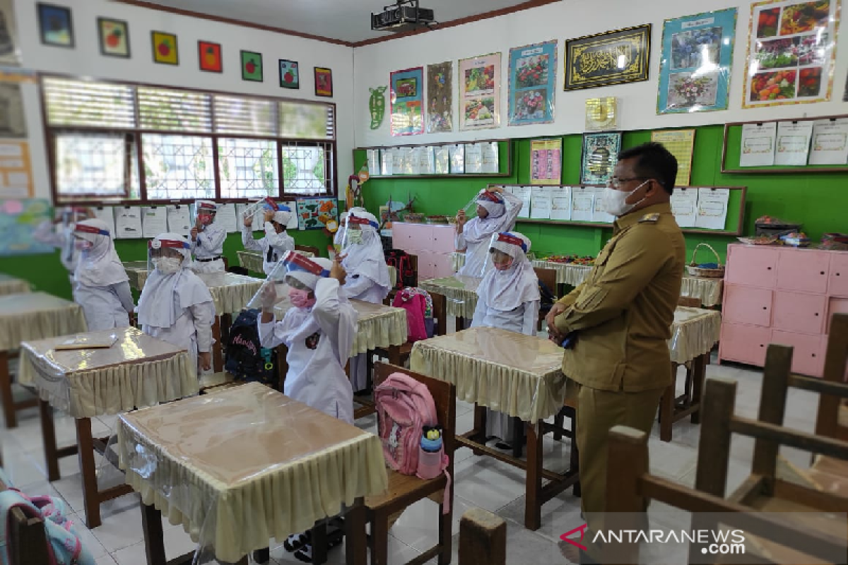 Penerapan sekolah tatap muka di Aceh dengan sistem shift
