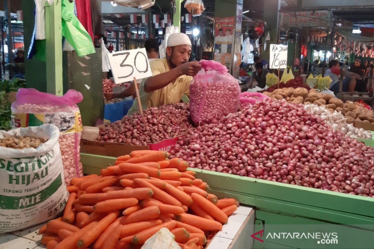 BPS Kalbar : Rantai distribusi panjang picu kenaikan harga cabai dan bawang merah