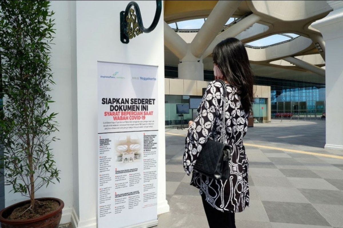 Trafik penumpang di bandara AP I  naik 11 persen pada Desember