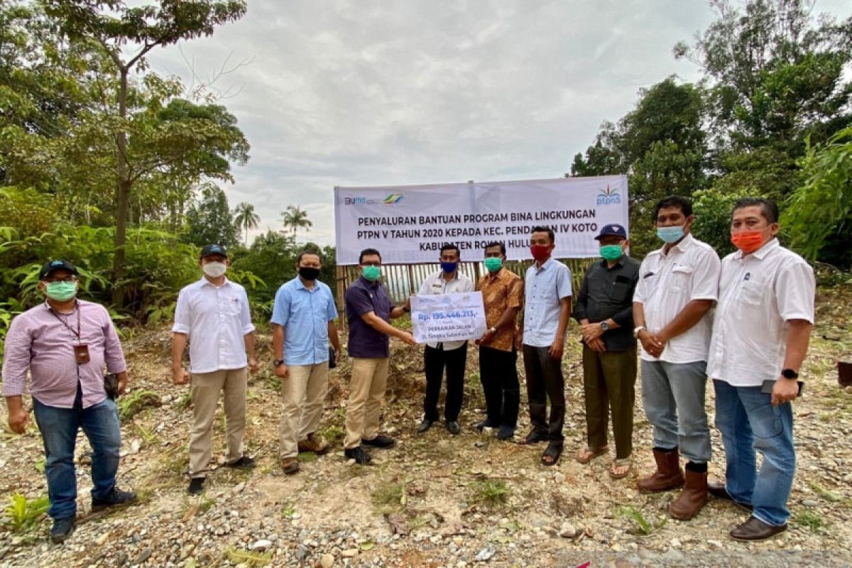 "Oase" itu berupa jalan desa buatan PTPN V