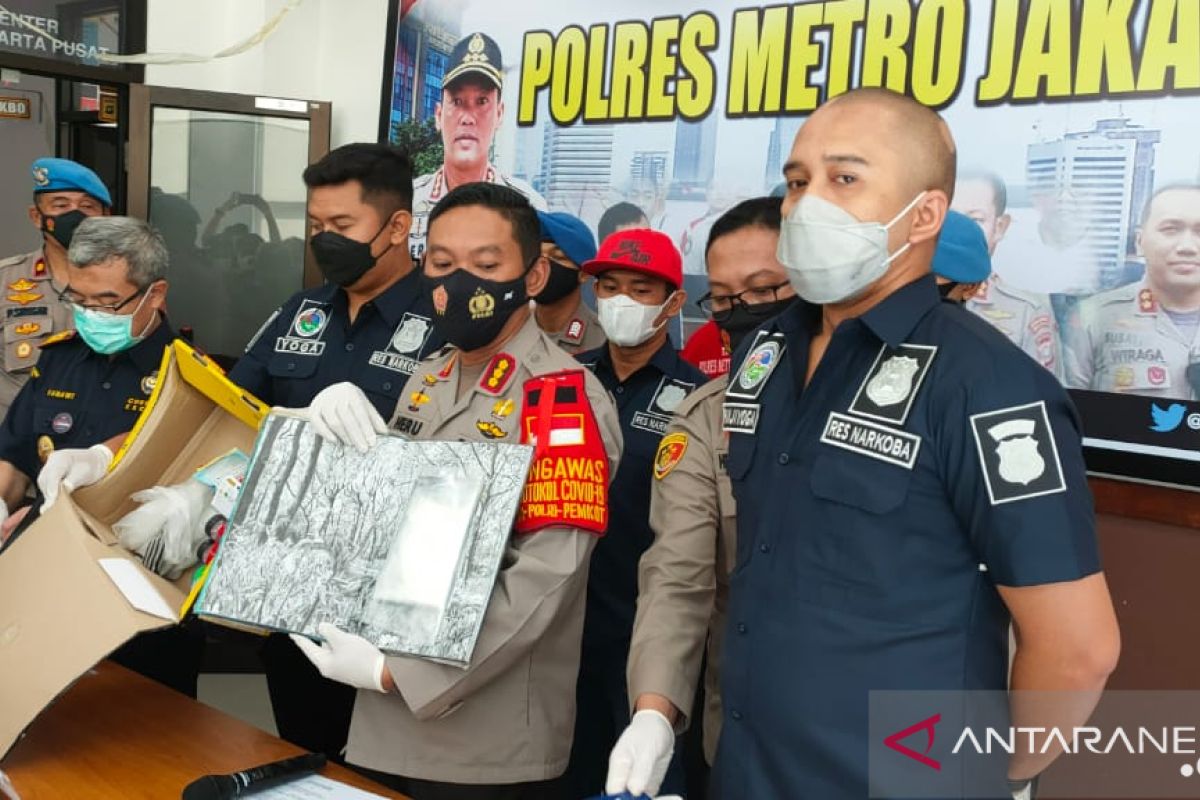 Jakarta police seize 122.2-gram cocaine package from Germany